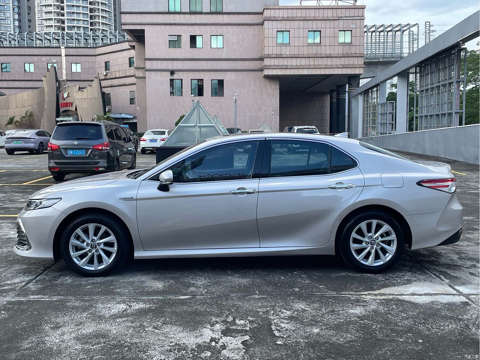 Toyota Camry, 2022 28