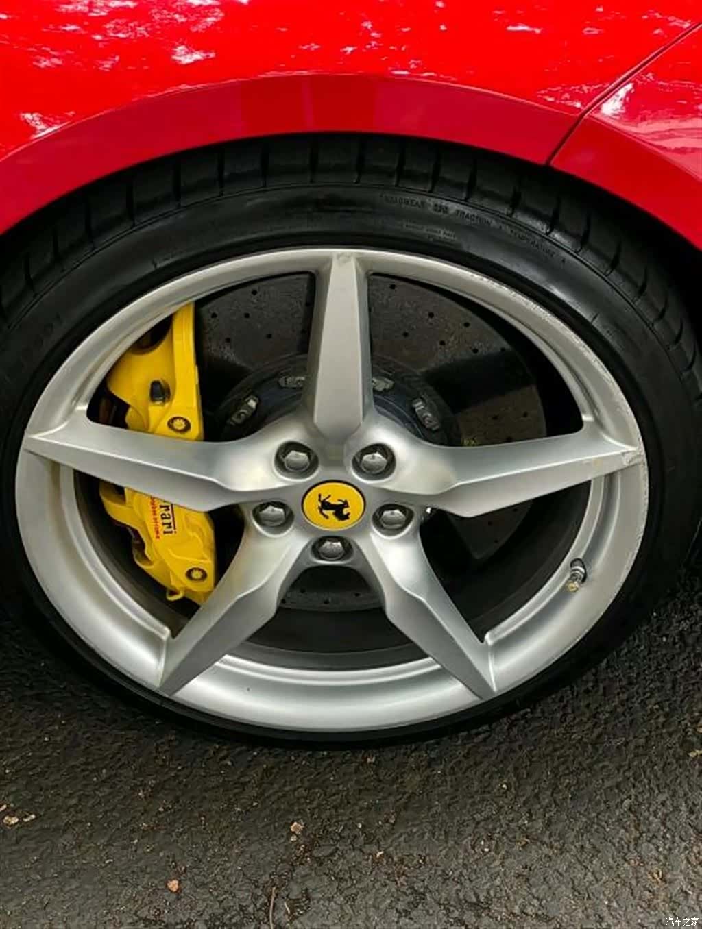 Ferrari 488, 2016 8