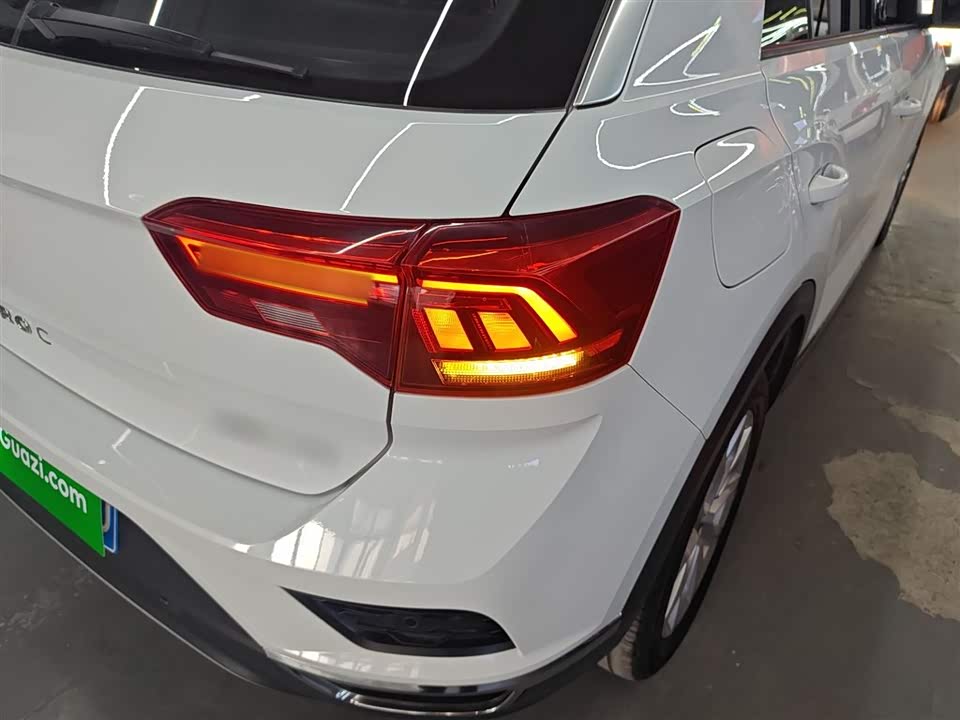 Volkswagen T-ROC exploring Songs