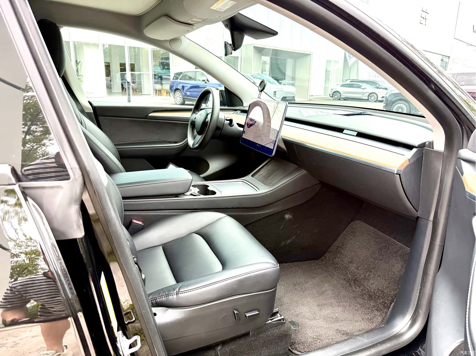 Tesla Model Y, 2023 12