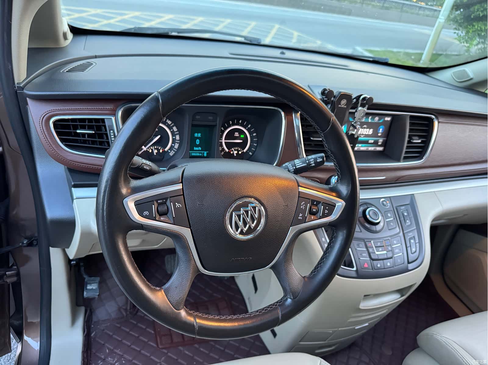 Buick GL8, 2019 11