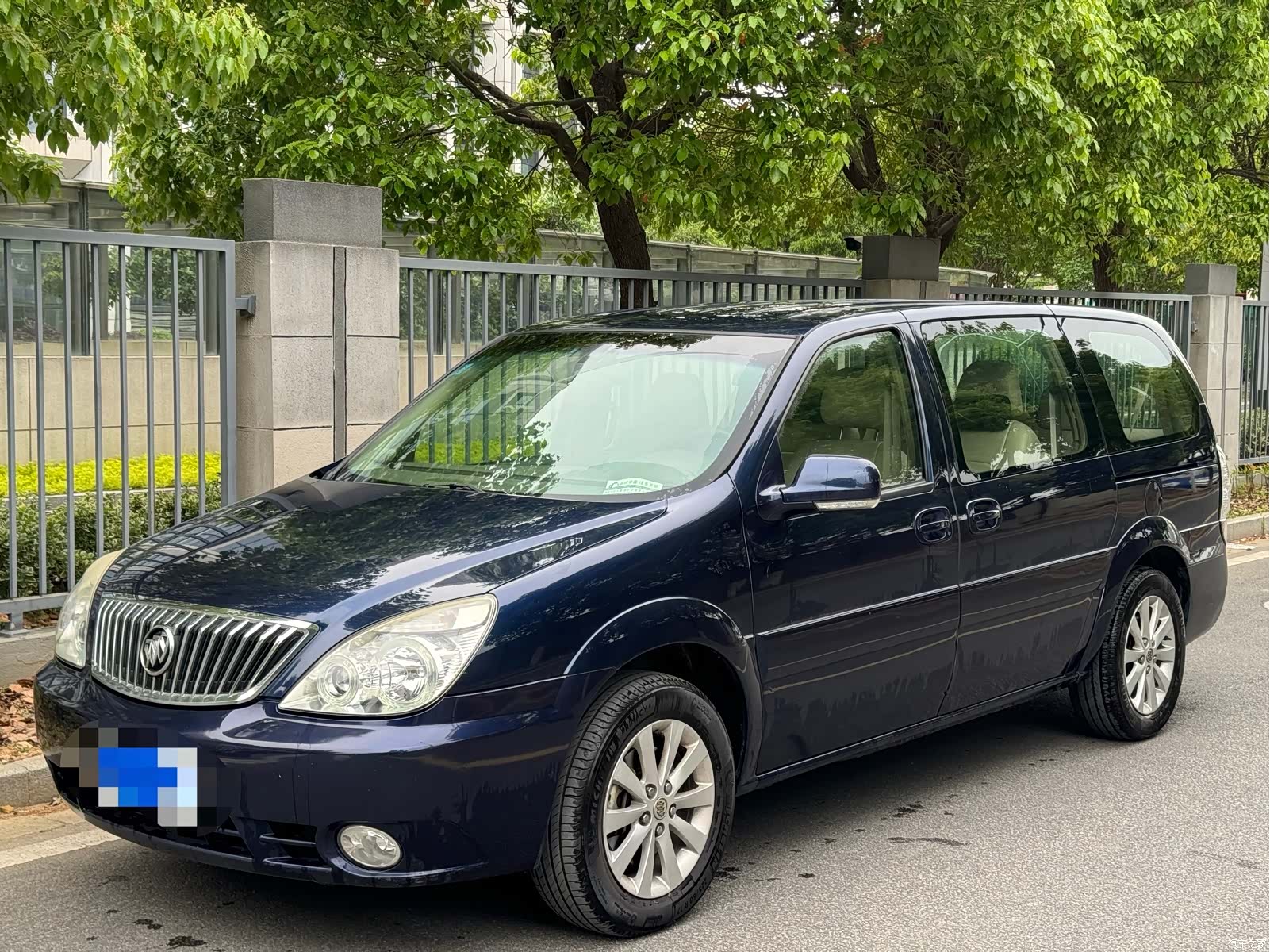 Buick GL8, 2013 1