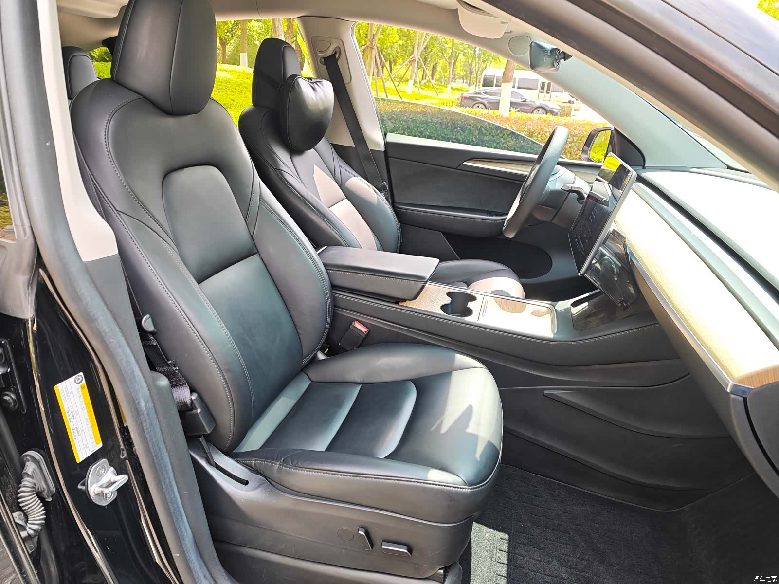 Tesla Model Y, 2023 14