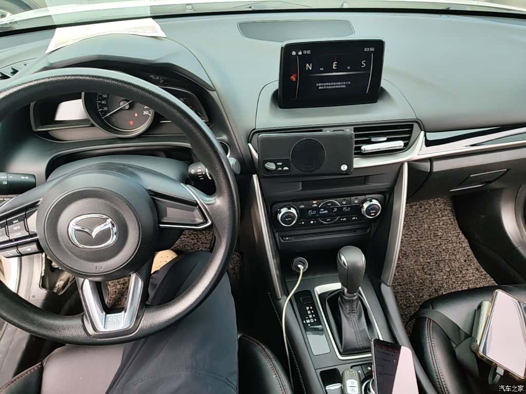 Mazda CX-4, 2019 10
