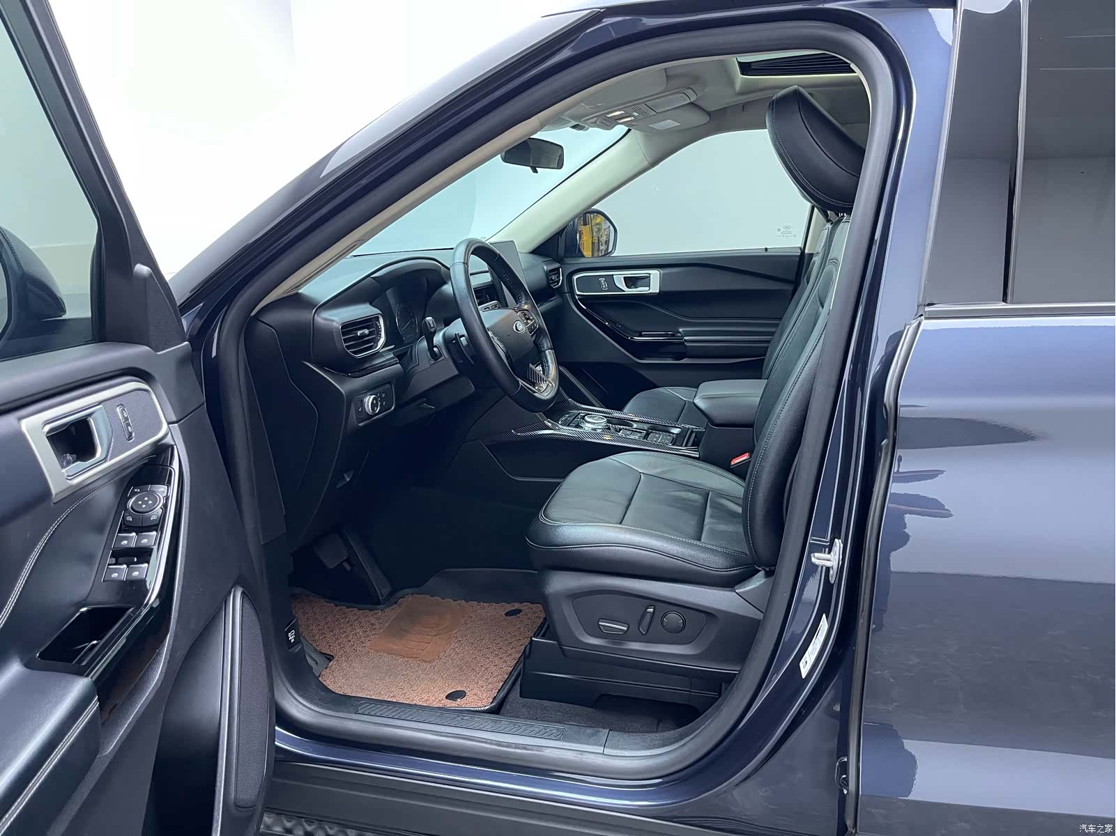 Ford Explorer, 2021 11