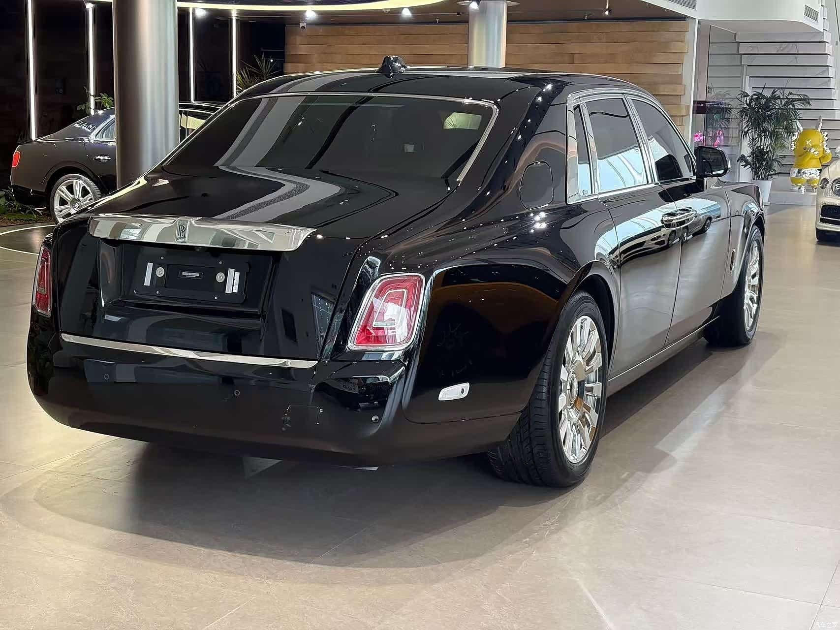 Rolls-Royce Phantom, 2019 9