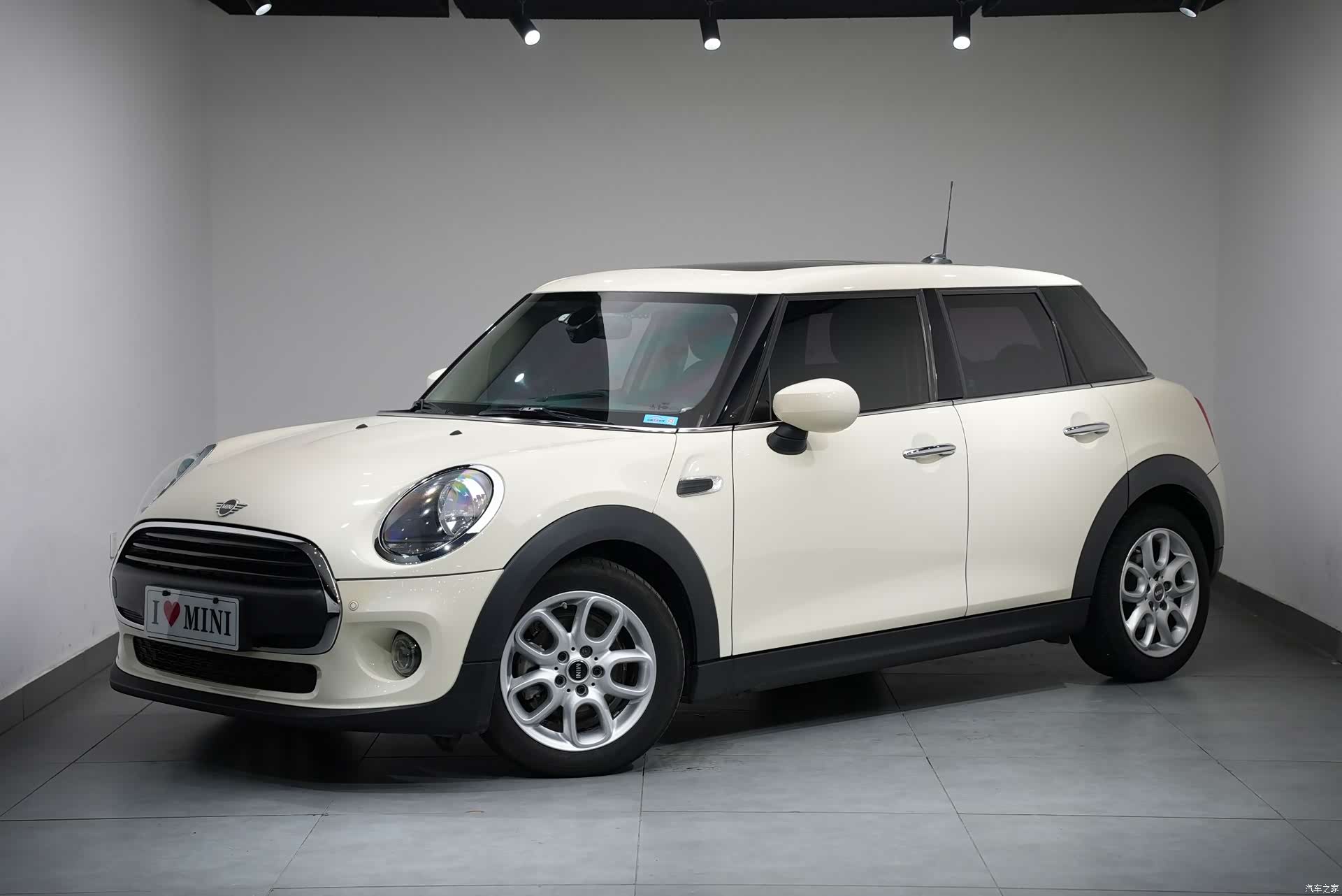 Mini ONE, 2020 1