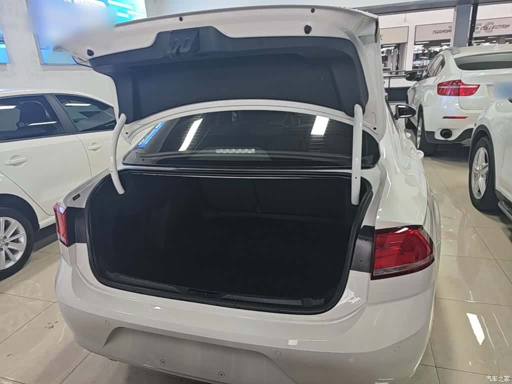 Volkswagen Lamando, 2017 19