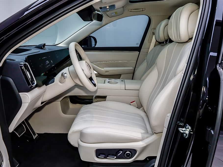 AITO Ask the world M8